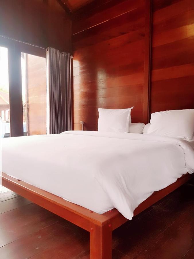 Korpak Villa & Resort Raja Ampat Saonek Extérieur photo