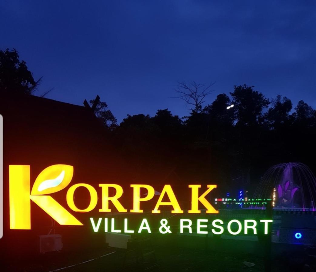 Korpak Villa & Resort Raja Ampat Saonek Extérieur photo